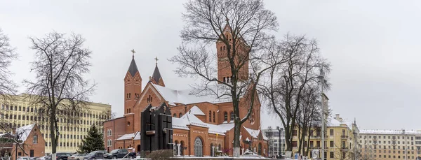 Katolska Kyrkan Simon Och Helena Röda Kyrkan Självständighetstorget Minsk Vintern — Stockfoto