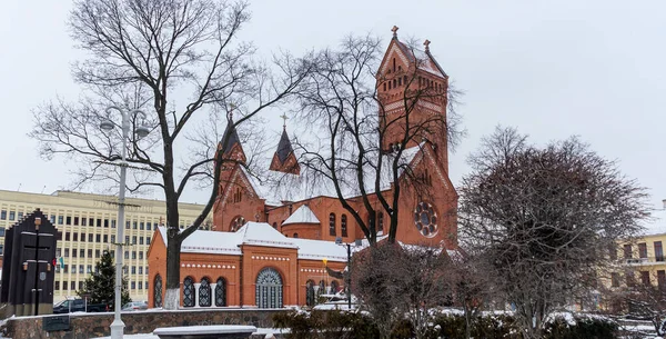 Katolska Kyrkan Simon Och Helena Röda Kyrkan Självständighetstorget Minsk Vintern — Stockfoto