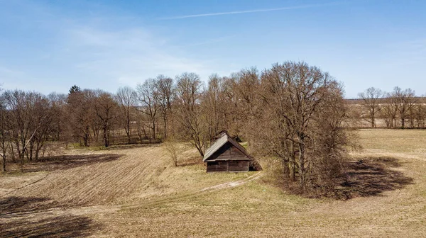 Flygfoto Över Det Gamla Bostadshuset Naturen Och Klassisk Blå Himmel — Stockfoto