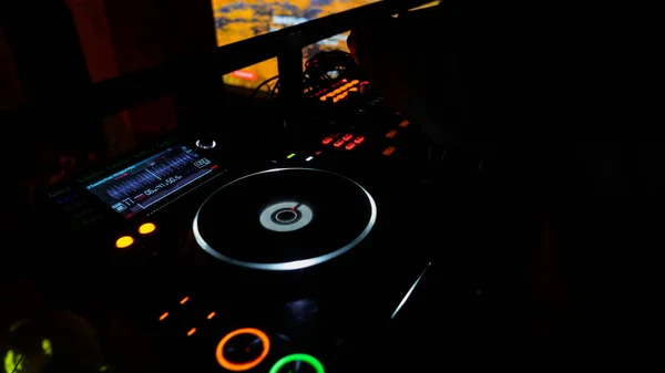 Defocused Spinning Mixing Scratching Night Club Night Life Electronic Music — Stock Photo, Image
