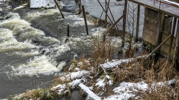 Kokende Vann Vinterelv Gangbro Abstrakt Bakgrunn Plass Til Tekst Naturbegreper – stockfoto