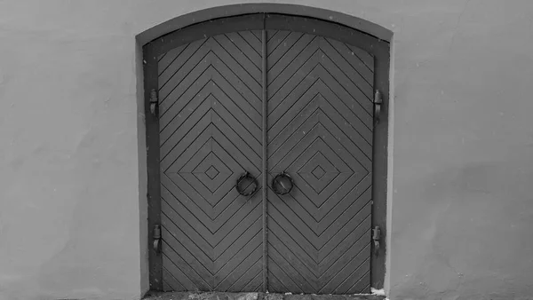 Black White Photo Vintage Wooden Door Wall Background Old Wall — Stock Photo, Image