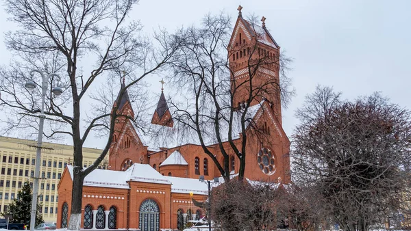 Katolska Kyrkan Simon Och Helena Röda Kyrkan Självständighetstorget Minsk Vintern — Stockfoto