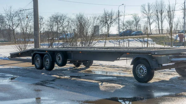 Open Car Trailer Transportation Car Sale Evacuation Wrecked Car Big — Stock Photo, Image