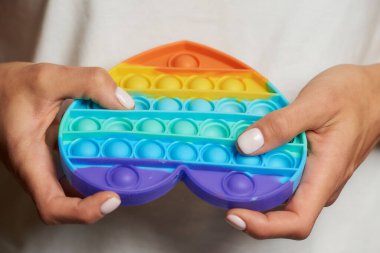 Sabit duran bir oyuncağın yakın plan fotoğrafı 