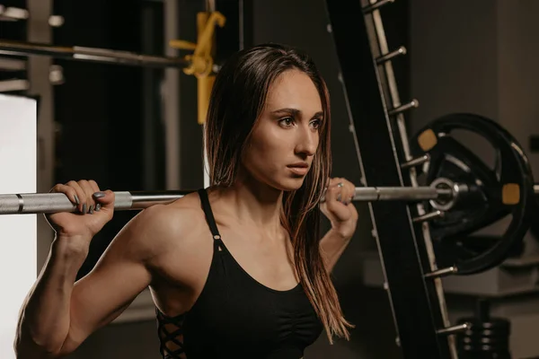 Close Portrait Sporty Woman Dark Hair Who Lifting Barbell Squat — Stock Photo, Image