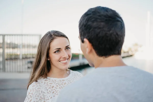 Een Foto Van Achteren Van Een Stijlvolle Man Naar Wie — Stockfoto