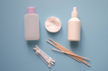 Tıp kozmetolojisi manikürü için malzeme düzeni