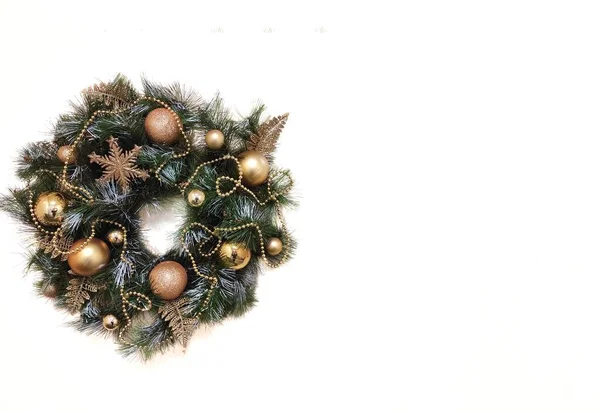 Christmas, New Years wreath decoration of spruce branches, balls, stars and garlands on a white background — Foto Stock