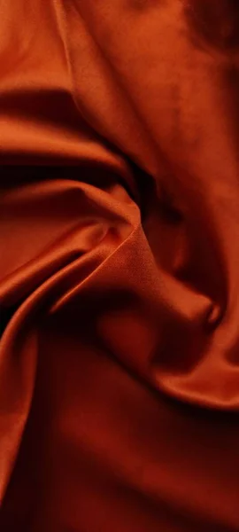 Draperie tissu vagues rouge brun couleur, abstraction de fond — Photo