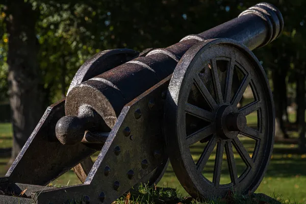 Närbild Gammal Och Föråldrad Kanon — Stockfoto