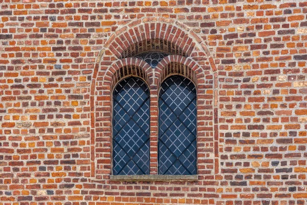 Old Orange Red Bricked Wall Dual Vaulted Window Glazing Bars — Stock Photo, Image