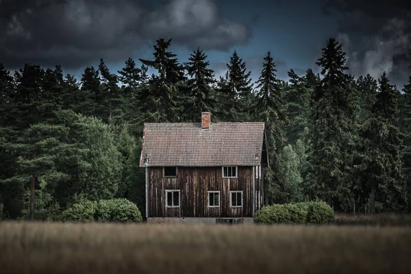 Casa Velha Campo Sueco Abandonada Pelo Seu Proprietário Ficar Sozinho — Fotografia de Stock