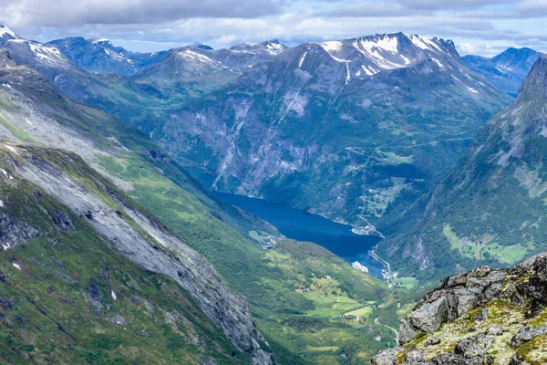 Piękny Widok Lotu Ptaka Dolinę Geiranger Górach Norwegii Jej Wężową — Zdjęcie stockowe