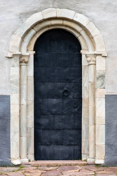 Beautiful Vaulted Old Metal Door Stone Pillars Old Church Sweden — Stock Photo, Image