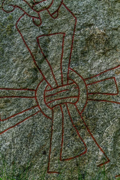 Primer Plano Una Piedra Runa Época Los Vikingos Con Símbolo — Foto de Stock