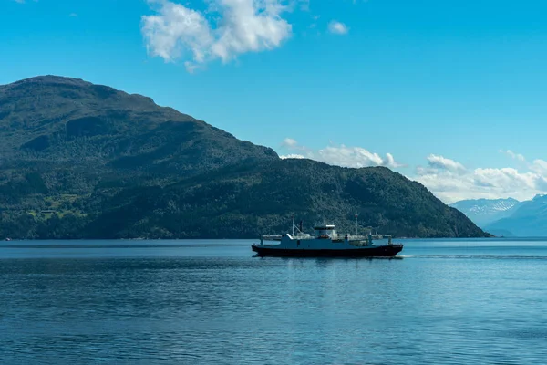 Fjord Baai Noorwegen Een Zonnige Zomerdag Met Blauwe Lucht Rustig Stockfoto