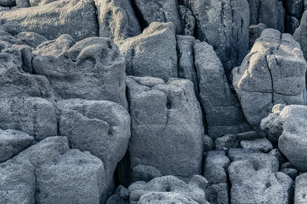 Zlanda Kıyılarında Lav Oluşumları Okyanustan Gelen Dalgalar Tarafından Yıpranmış Parlatılmıştır — Stok fotoğraf