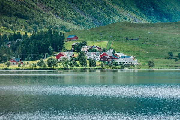 Small Remote Village Valley Two Mountains Just Lake Norway — Stock Photo, Image