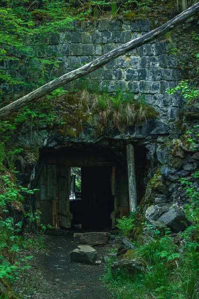 Quase Cedeu Eixo Uma Antiga Mina Ferro Abandonada Suécia — Fotografia de Stock