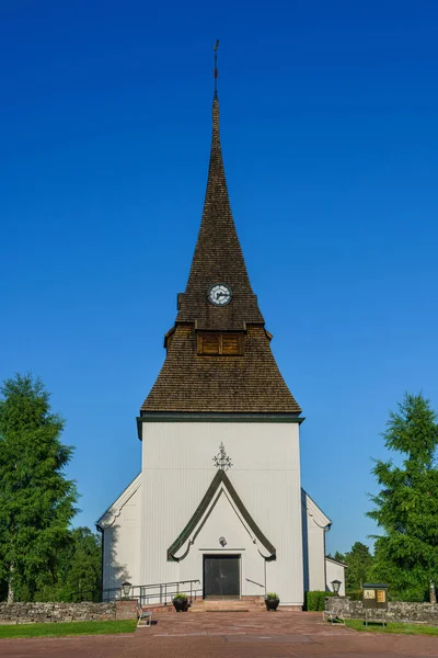 Beautiful Summer View Old White Wooden Church Swedish Countryside Surrounded — Stockfoto