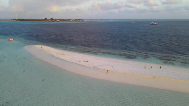 Una Isla Deshabitada Del Archipiélago Las Maldivas Viaje Marítimo Yate — Vídeos de Stock