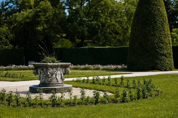 Lednice Southern Moravia Czech Republic July 2021 Chateau Beautiful Gardens — Stock Photo, Image