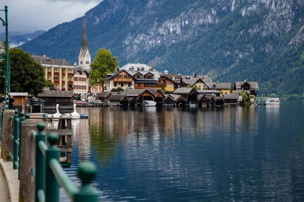 Hallstatt Αυστρία Αυγούστου 2021 Πολύχρωμο Γραφικό Δρόμο Της Πόλης Κατά — Φωτογραφία Αρχείου