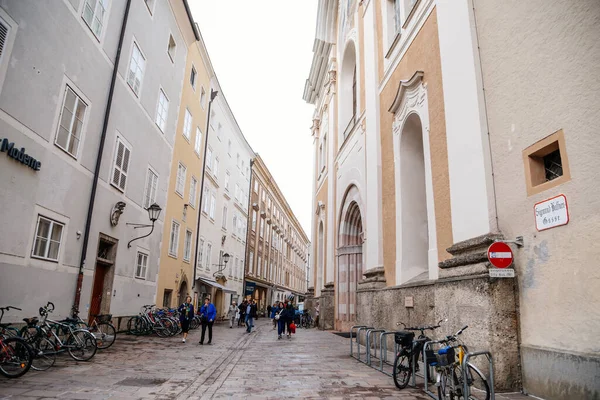 Salzburg Avusturya Ağustos 2021 Franciscan Kilisesi Yakınlarında Kaldırım Taşları Olan — Stok fotoğraf