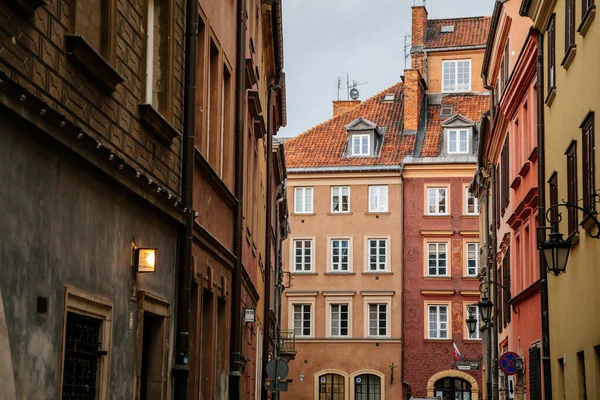 Warsaw Poland October 2021 Narrow Picturesque Street Colorful Buildings Historic — Fotografia de Stock