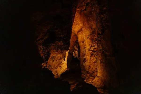 Pomezi Caves Vapenna Moravia Tsekki Huhtikuuta 2022 Luonnonkivikivimuodostelmat Joissa Kivisisustus — kuvapankkivalokuva