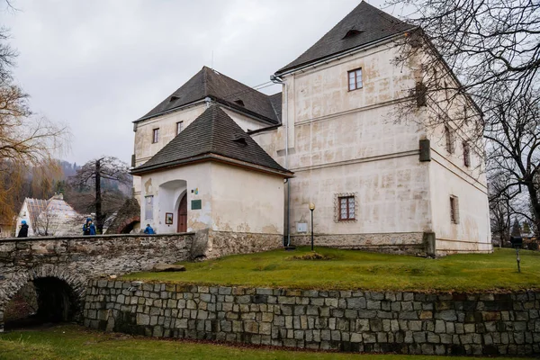 Jesenik Mähren Tjeckien April 2022 Forntida Medeltida Vatten Fästning Slott — Stockfoto