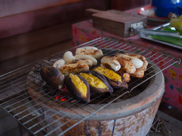 Bananas Grilled Outdoors Metal Grid Thai Food Grill Style — Stock Photo, Image