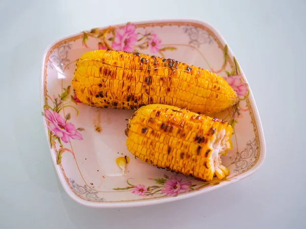 Finished Toasted Corn Placed Plate Ready Eat Corn Grilled Placed — Stock Photo, Image