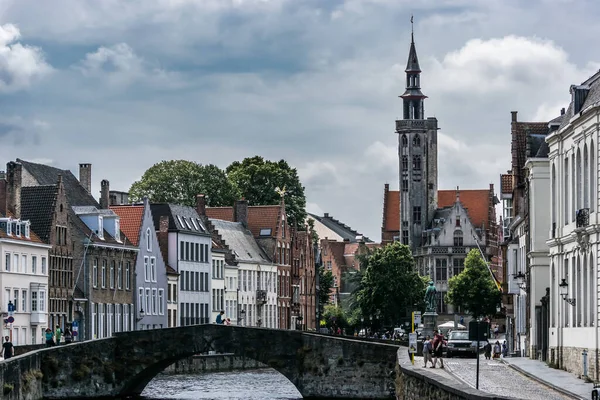 Spiegelrei Ortaçağ Kasabası Bruges Belg Üzerindeki Şehir Manzarası — Stok fotoğraf