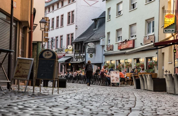 Stare Ulice Sklepy Restauracje Frankfurcie Nad Menem Niemcy Lipiec 2017 — Zdjęcie stockowe