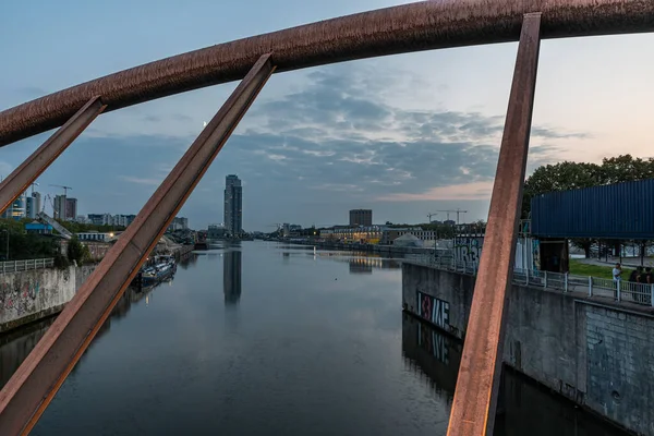 Laeken Brüksel Başkent Bölgesi Belçika 2021 Brüksel Kanalı Üzerindeki Yaya — Stok fotoğraf