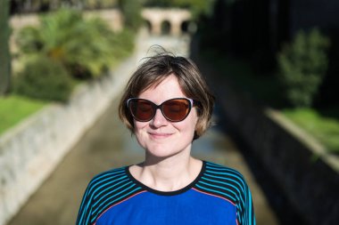 Palma de Mallorca 'daki beyaz bir kadının Holliday portresi