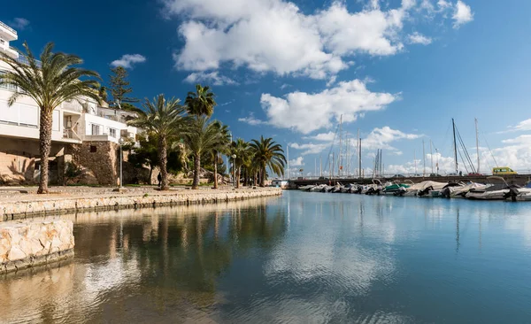 Palma Mallorca Mallorca Spanje 2017 Zeilboten Voor Anker Jachthaven Tijdens — Stockfoto