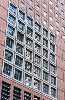 Frankfurt am Main, Hesse - Almanya - 08 11 2018: Finans bölgesindeki modern ofis binalarına soyut bakış