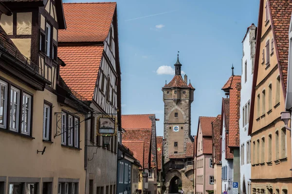 Rothenburg Der Tauber Bawaria Niemcy 2018 Turyści Spacerujący Ulicami Starego — Zdjęcie stockowe