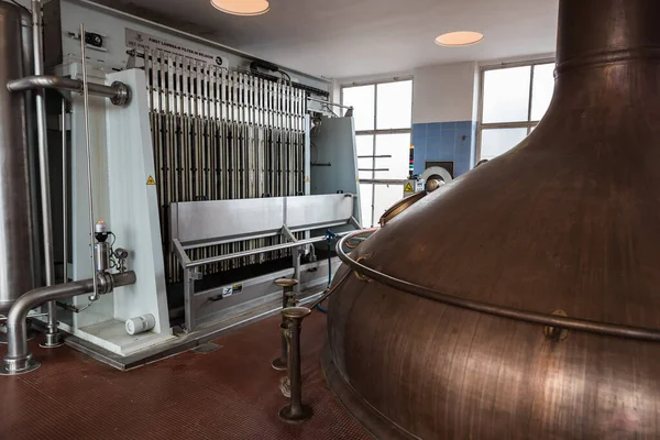 Mechelen Antwerpia Belgia 2018 Proces Fermentacji Piwa Dużych Zbiornikach Mankietów — Zdjęcie stockowe