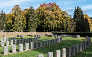 Anderlecht, Brüksel - Belçika - 10 11 2018: Dünya Savaşı anıtı ve mezarlıkları