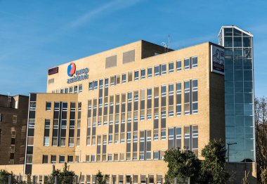 Auderghem, Brüksel / Belçika - 02 18 2019: Avrupa Yardım Sigorta Şirketi Cephesi