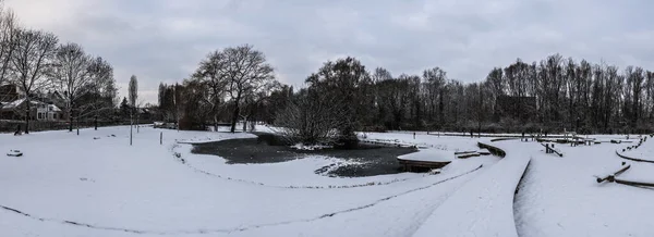 Ekstra Duży Widok Park Sobieski Brukseli Śniegiem Zimie — Zdjęcie stockowe