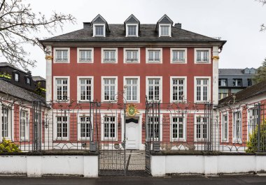 Trier, Rhineland-Palatinate - Almanya - 04: 15 2019 Kilise ve Kilise Meclisi Cephesi