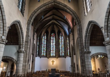 Brüksel Eski Kenti - Belçika - 06: 25 2019 Madeleine kilisesinin iç tasarımı Brabant Gotik tarzında