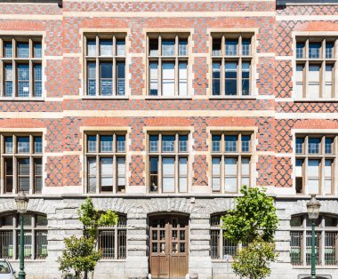 Schaerbeek, Brüksel, Belçika - 06 29 2019 - Neo-Rönesans tarzındaki belediye binasının cephesi