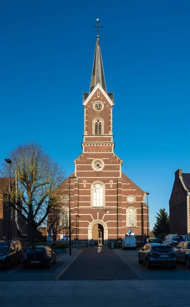 Wommersom Vlámský Brabantsko Belgie 2022 Katolický Kostel Nad Modrou Oblohou — Stock fotografie