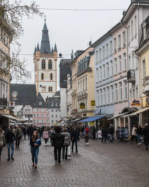 Trier Rheinland Pfalz Tyskland 2019 Turister Som Vandrar Genom Den — Stockfoto